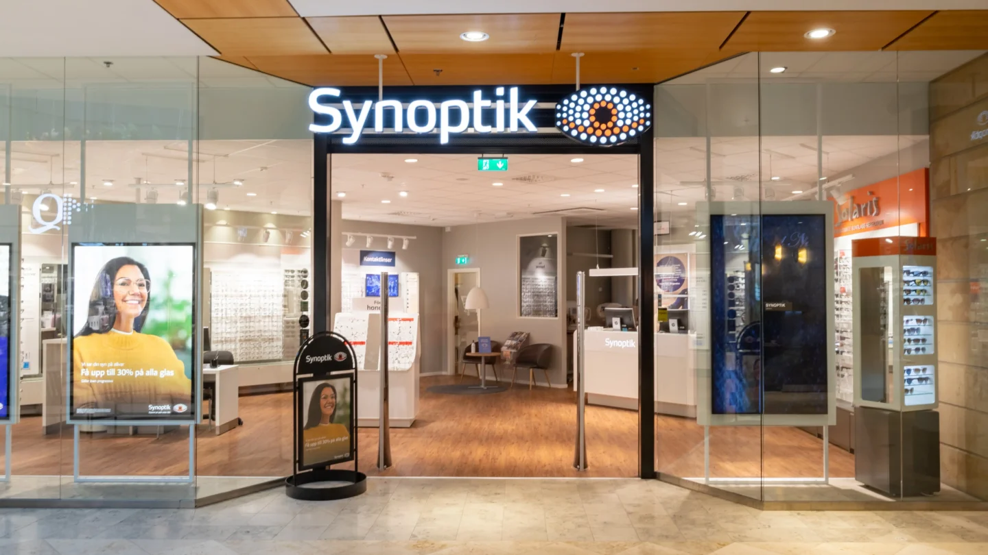 Synoptik Fältöversten på Karlaplan