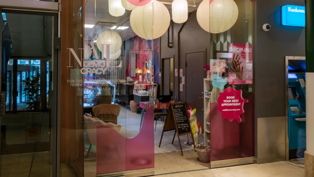 NailDemocracy Fältöversten.